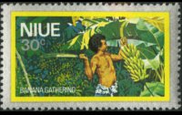 Niue 1978 - serie Attività locali - sfondo argento: 30 c